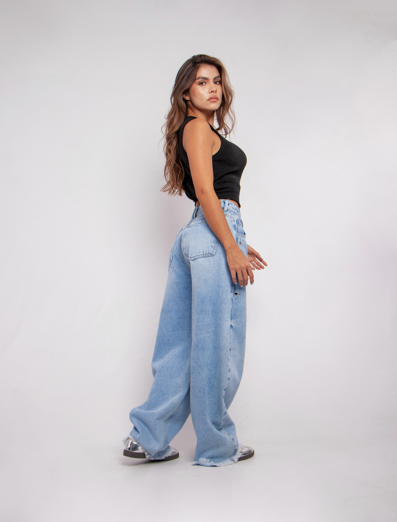 Wide Leg Con Bota Desflecada - 715058
