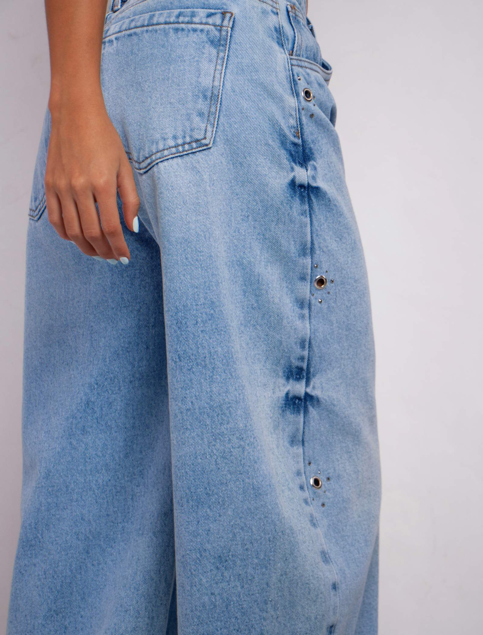 Wide Leg Con Bota Desflecada - 715058