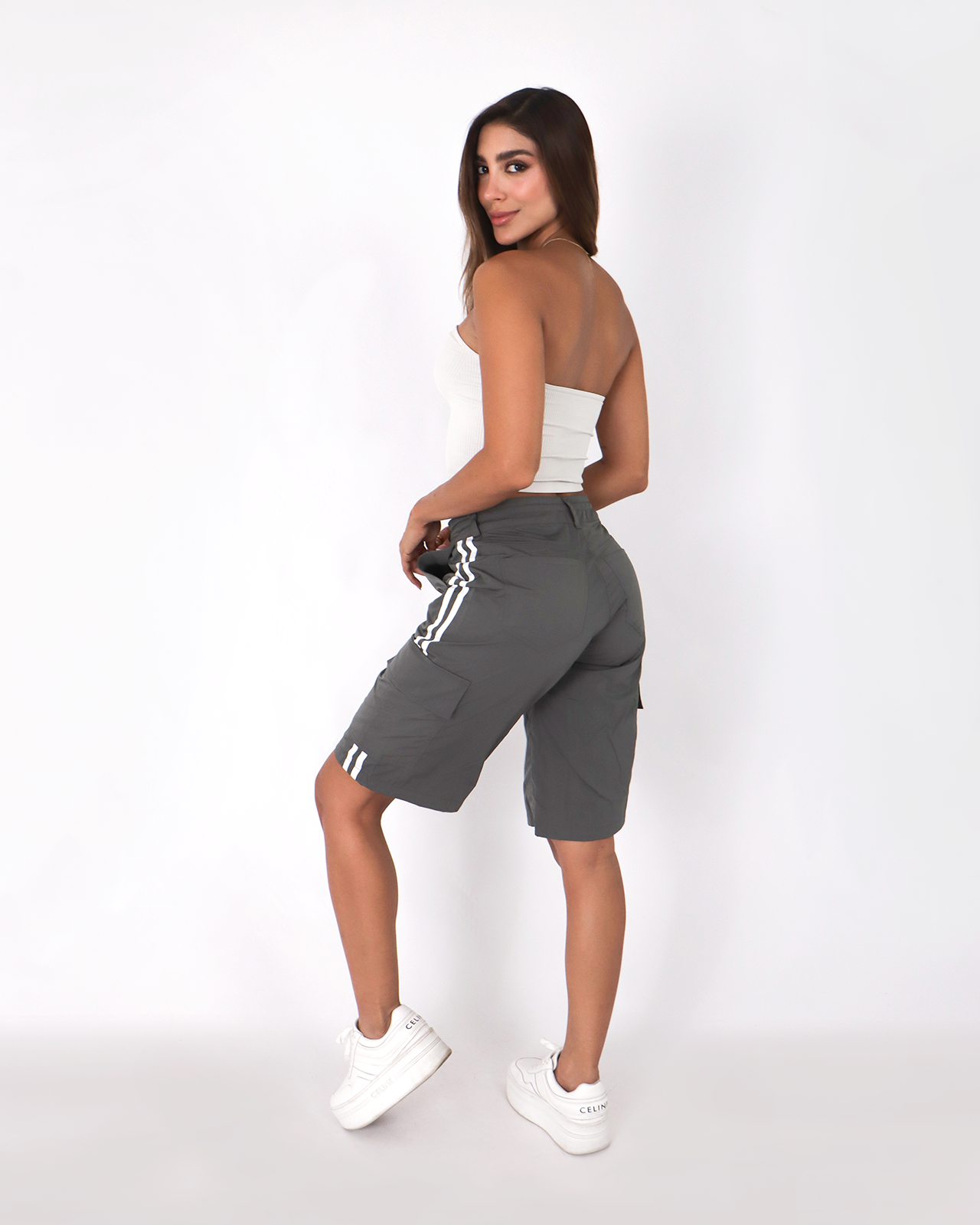 764015_Gris_2.png