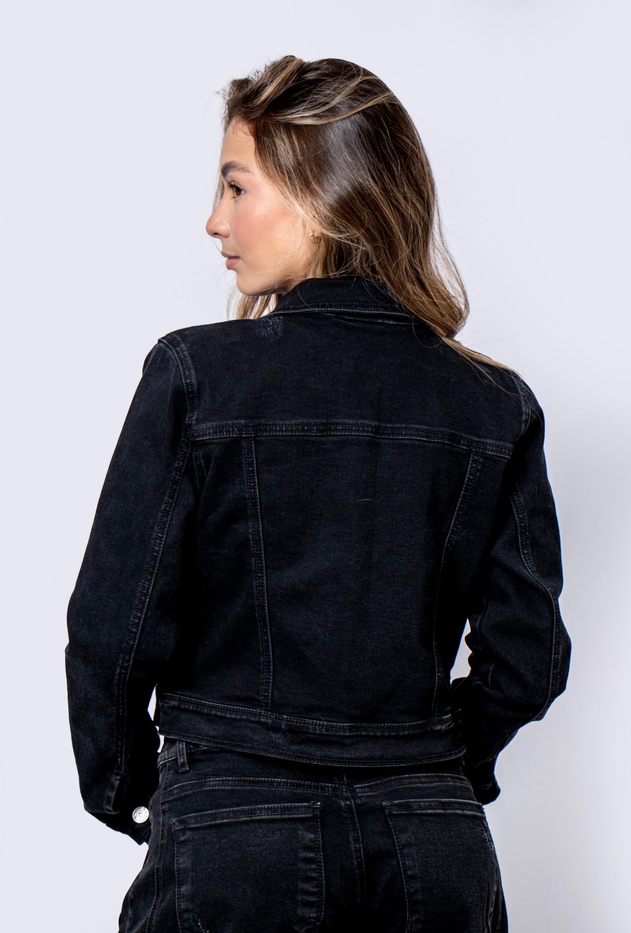 Chaqueta denim negro- 7CH602